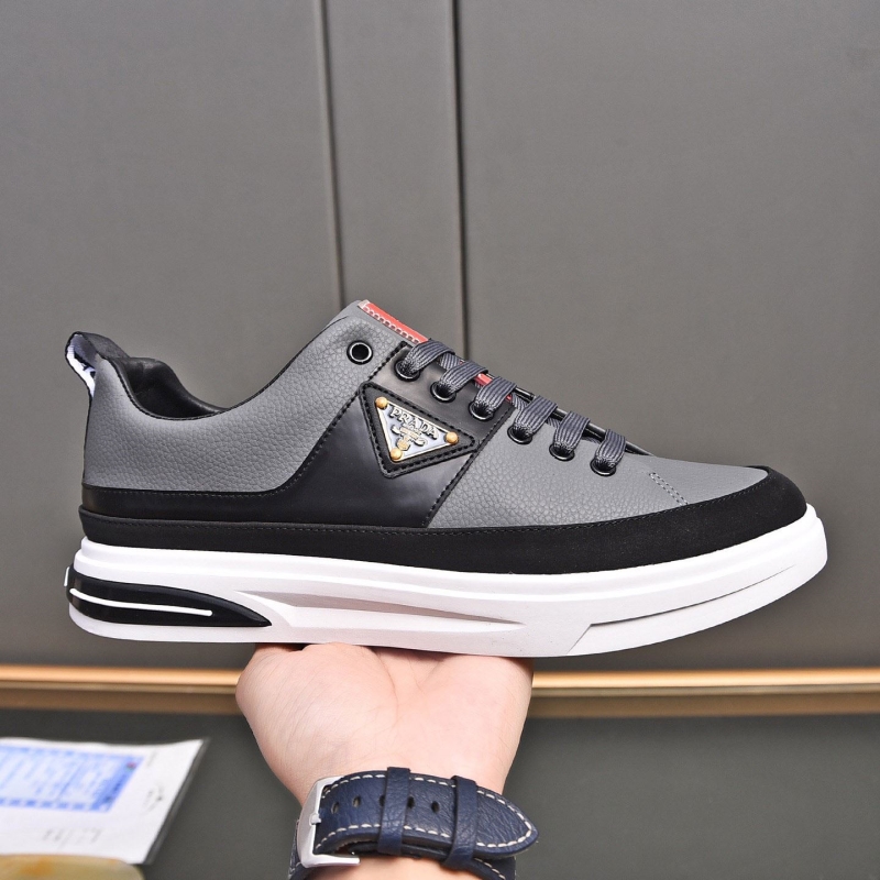 Pra*a casual shoes